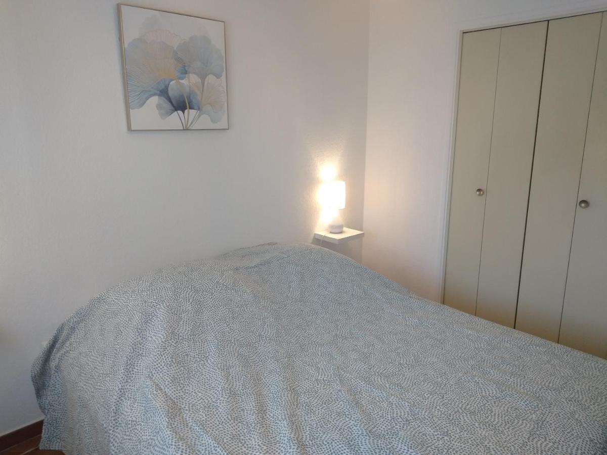Capri Apartment Saint-Elme Bagian luar foto